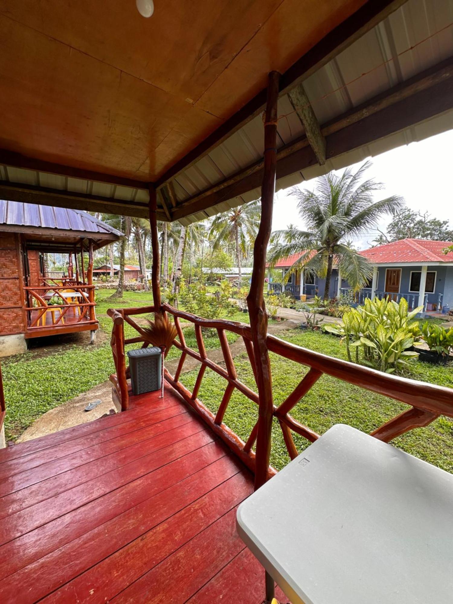 Cris & Mar Homestay Burgos  Zewnętrze zdjęcie
