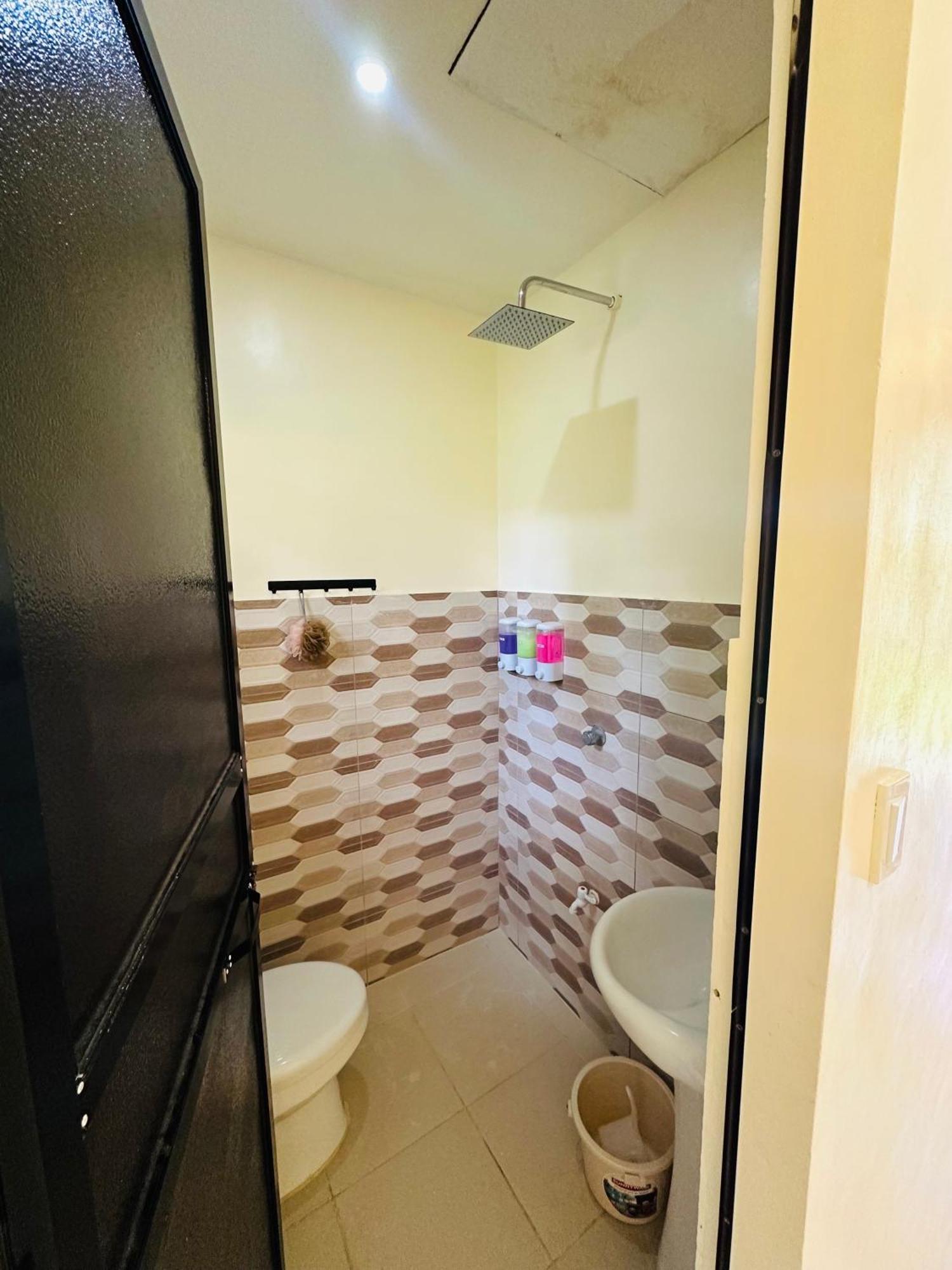 Cris & Mar Homestay Burgos  Zewnętrze zdjęcie
