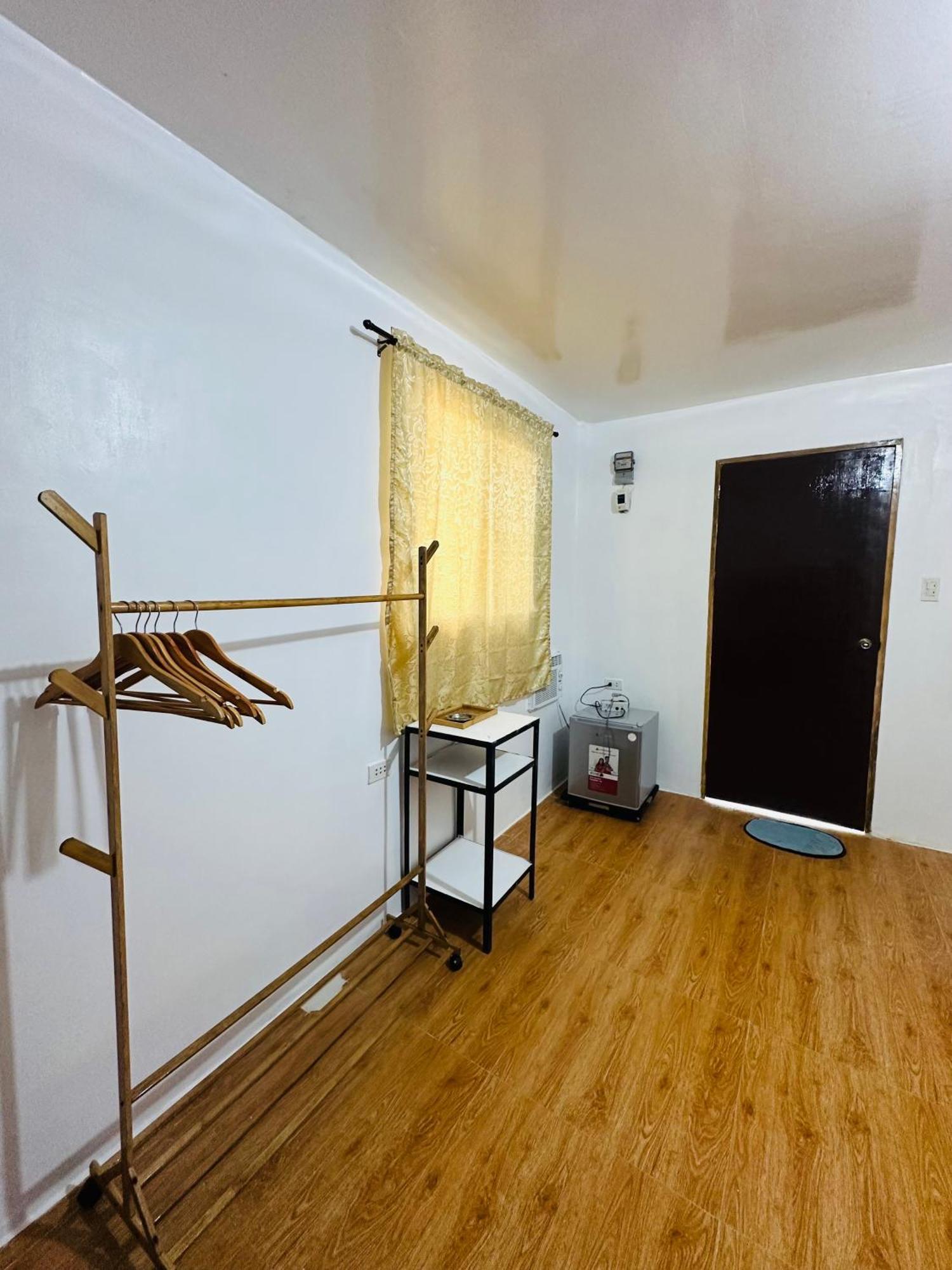 Cris & Mar Homestay Burgos  Zewnętrze zdjęcie